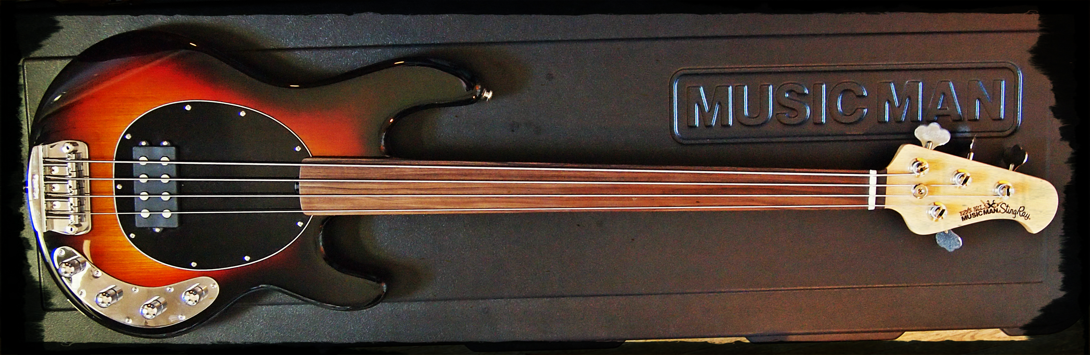 Musicman Stingray Fretless